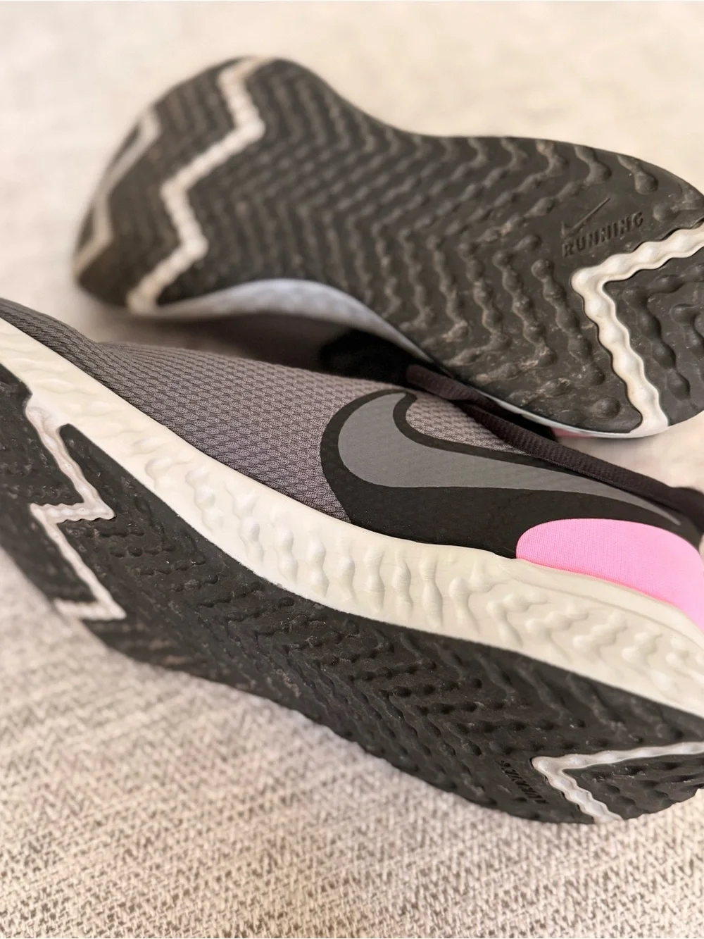 Nike Women’s Revolution 5 Running Shoes - Picture 6 of 6